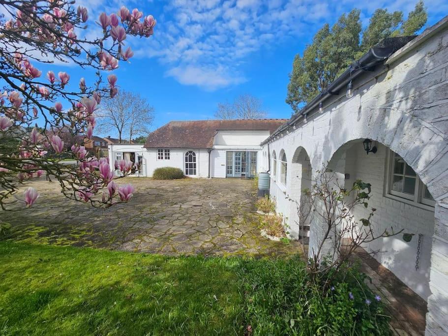 English Farmhouse Cottage Guildford Exterior foto